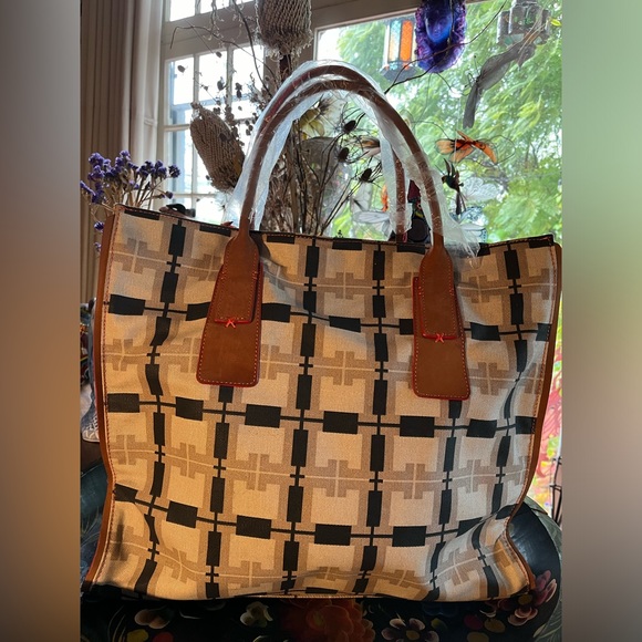 Loquita tote travel bag with abstract print new with tags designer - Picture 2 of 5